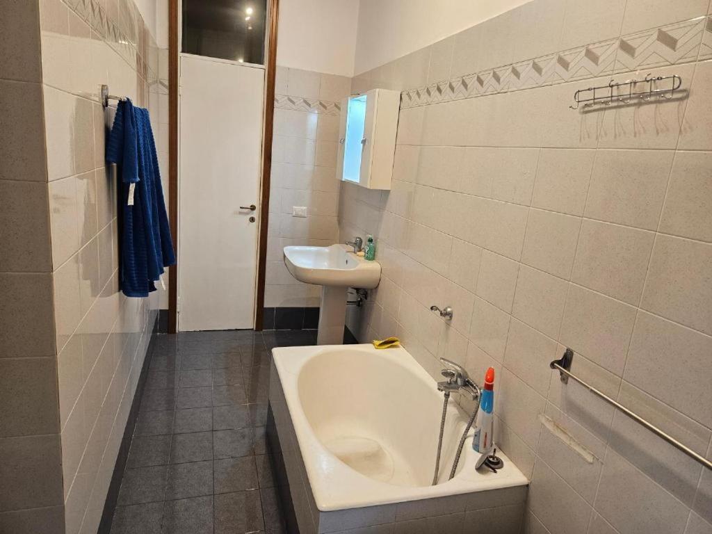 Guesthouse - Metro M1 Sesto Rondo Sesto San Giovanni Esterno foto